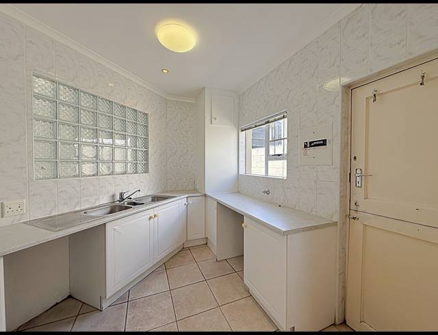 4 BEDROOM HOUSE FOR SALE IN MIDDEDORP